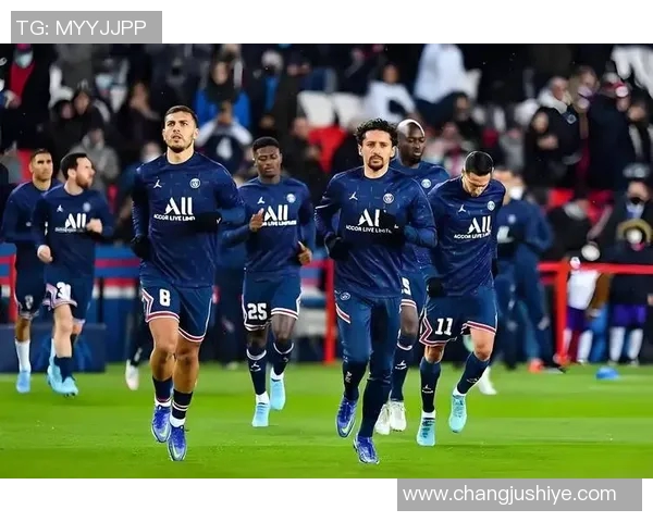 皇马与巴黎圣日耳曼争夺托特纳姆热刺后卫范德文，转会谈判已开启